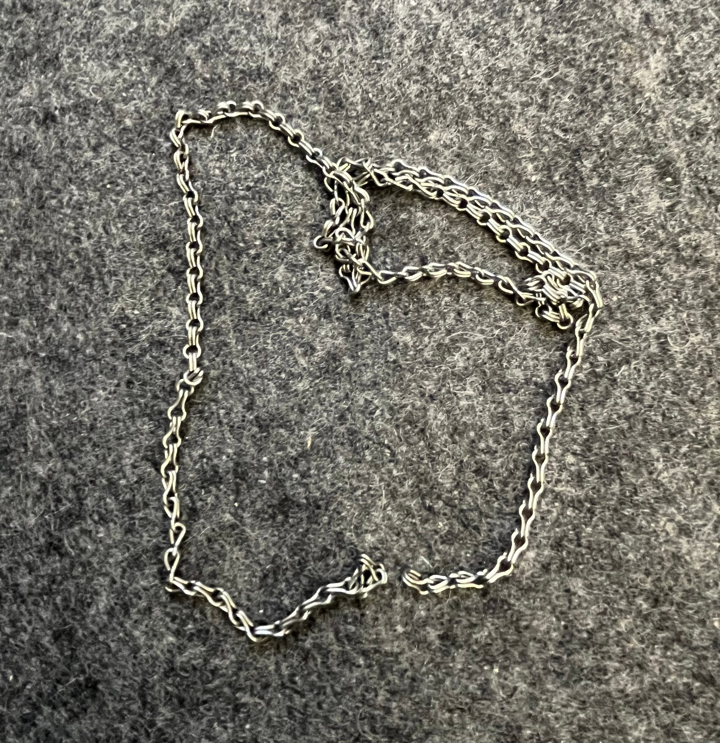 Chain For Swedish Dogtag NOS Swedish Army.      Kedja för Svenska Arméns Idbricka NOS