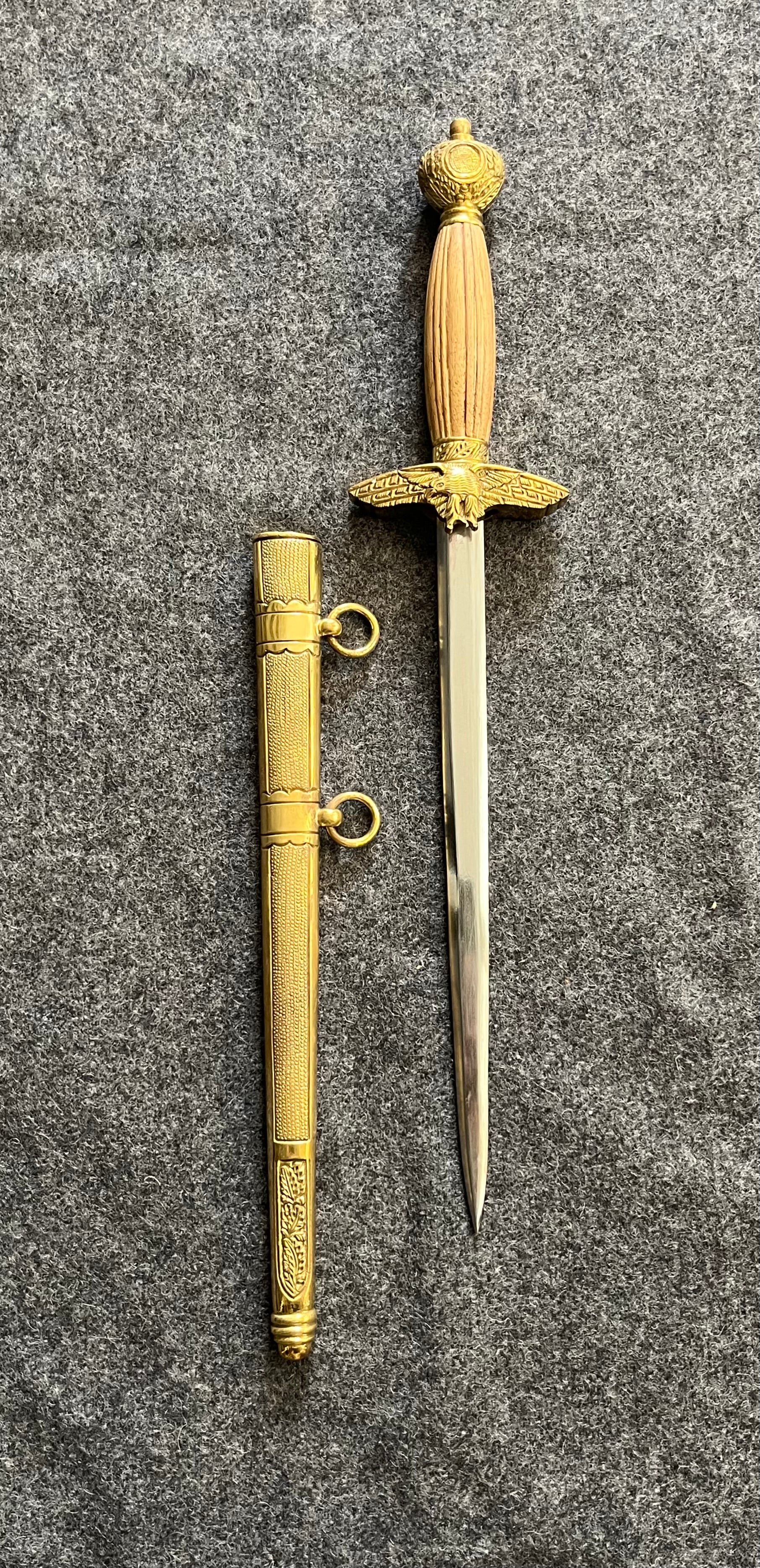 Luftwaffe Dagger Without Party Symbols 221