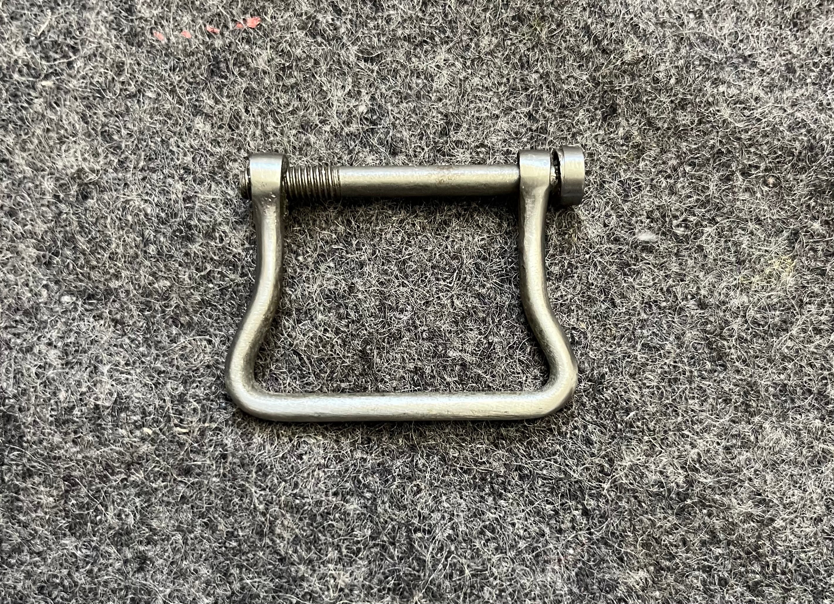 Sling Swivel Upper.                                                     Rembygel Militär Musköt Främre