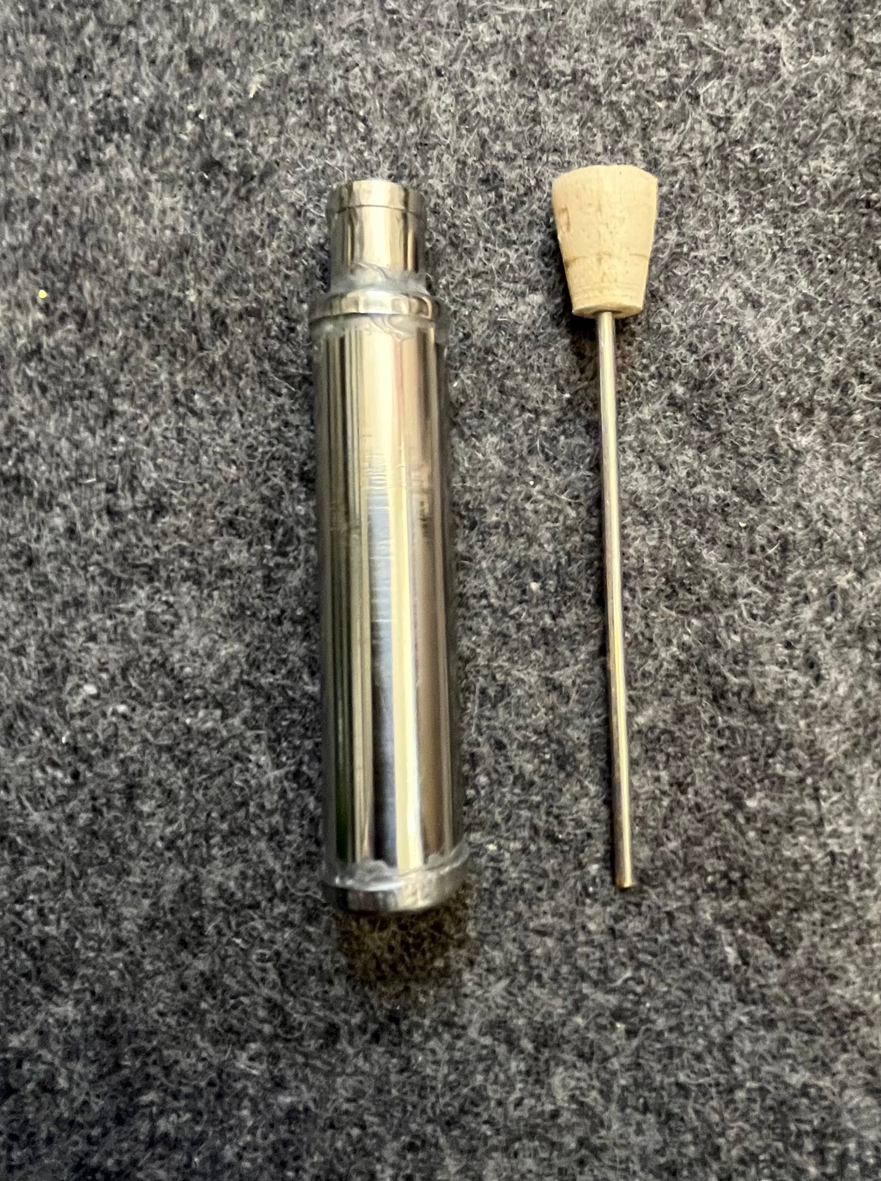 Oil Grease Bottle Flask For Weapon.                           Oljeflaska till vapenvård patronväska