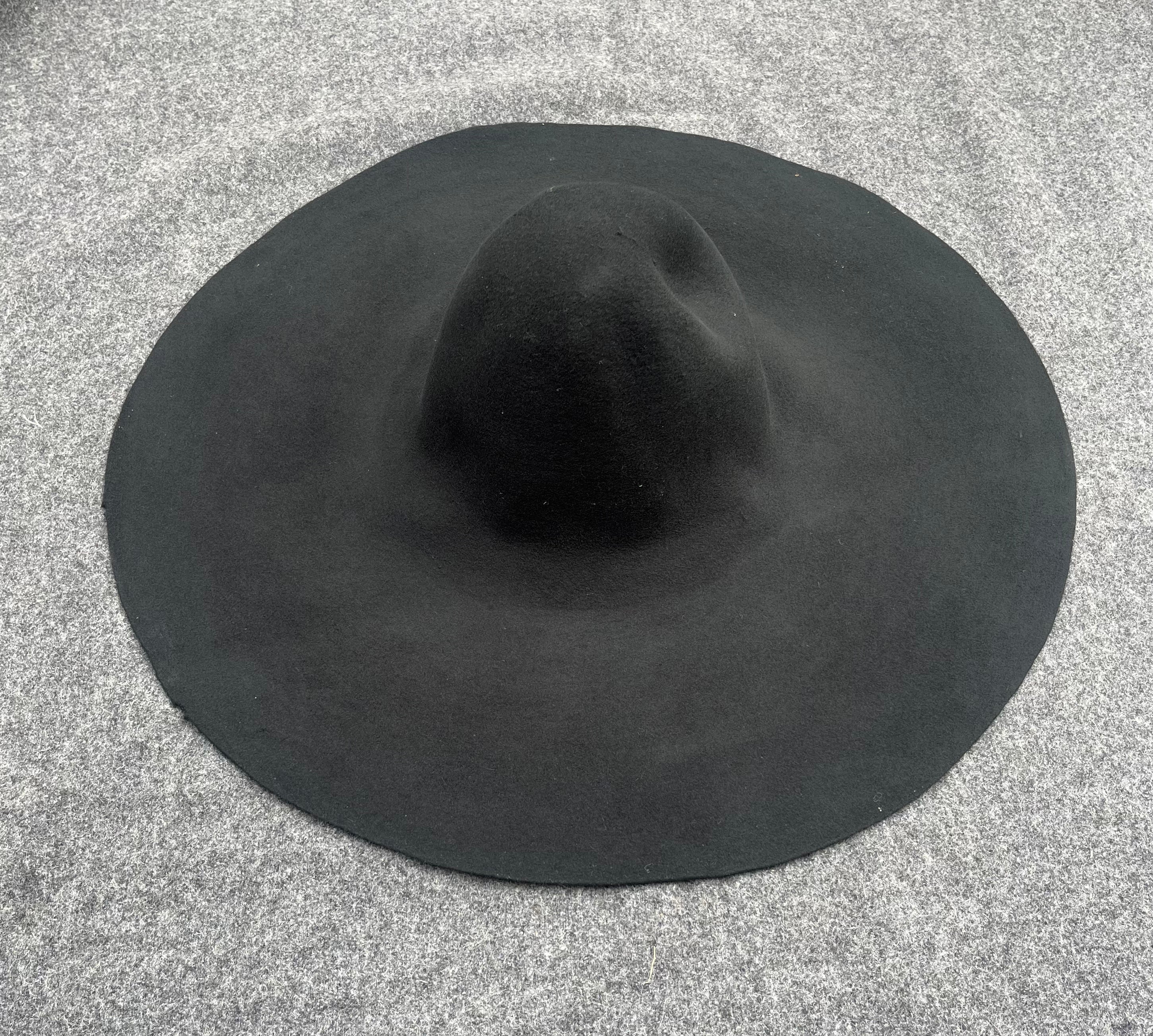 Hat caplin Hatt kaplin